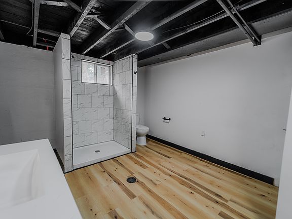 2nd image of 913 A St