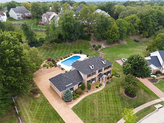4th image of 542 Corley Dr