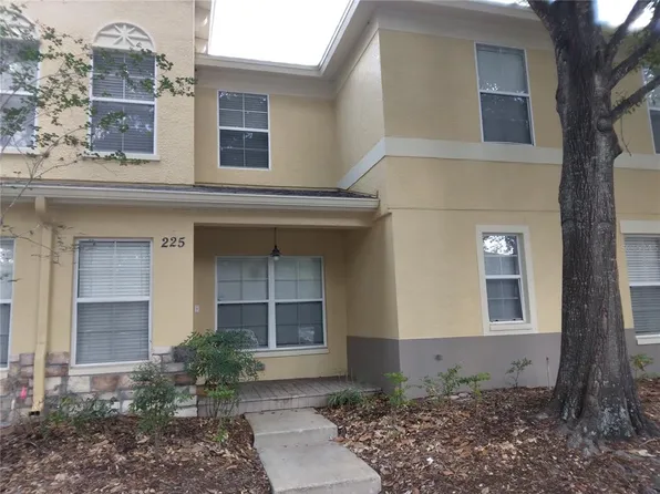 225 Draw Bridge Ln, Valrico, FL 33594