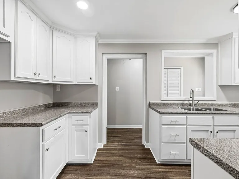 1262 S White Station Rd — Photo 9