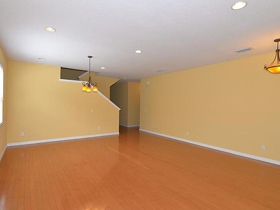 4th image of 656 Legacy Park Dr