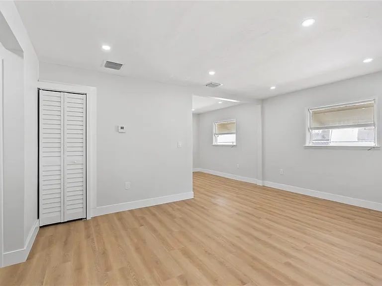 1946 Rodman St — Photo 2