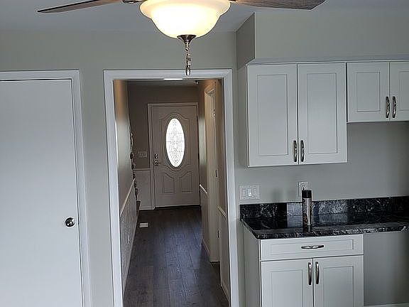 3rd image of 15223 Shirley St