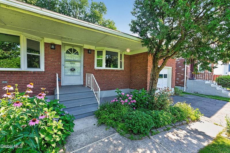 5th image of 87 Buckingham Drive