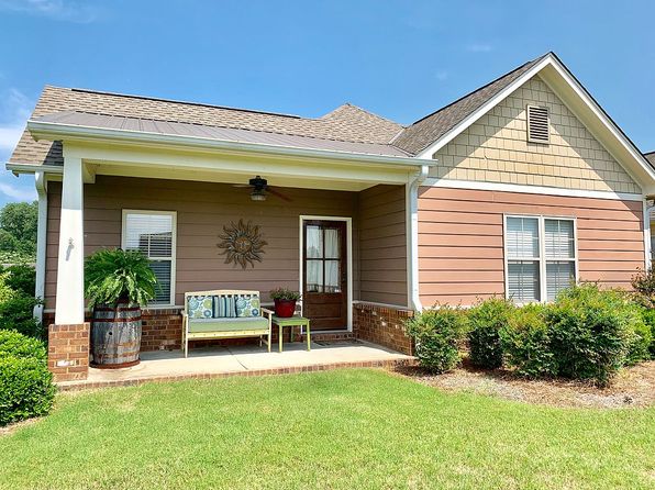 109 E Lakewood Loop