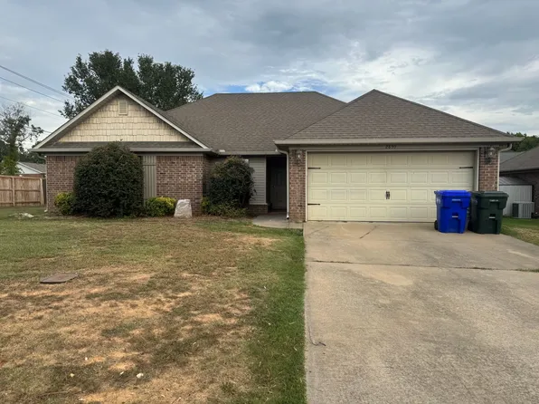 2850 Longbow Ln, Conway, AR 72034