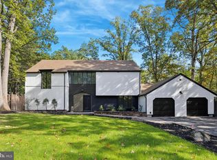 102 Lane Of Trees, Cherry Hill, NJ 08003