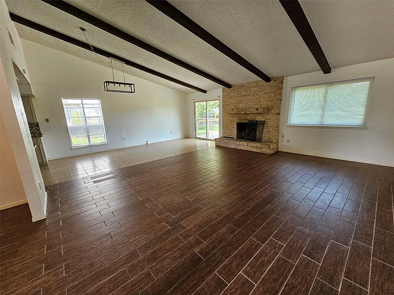 221 Palm Aire Dr — Photo 8