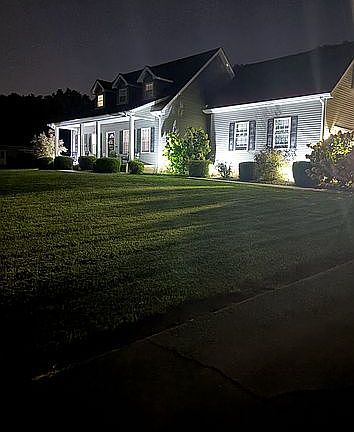 2nd image of 985 Woodhill Rd