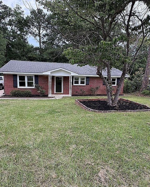 1st image of 922 Linda Ln