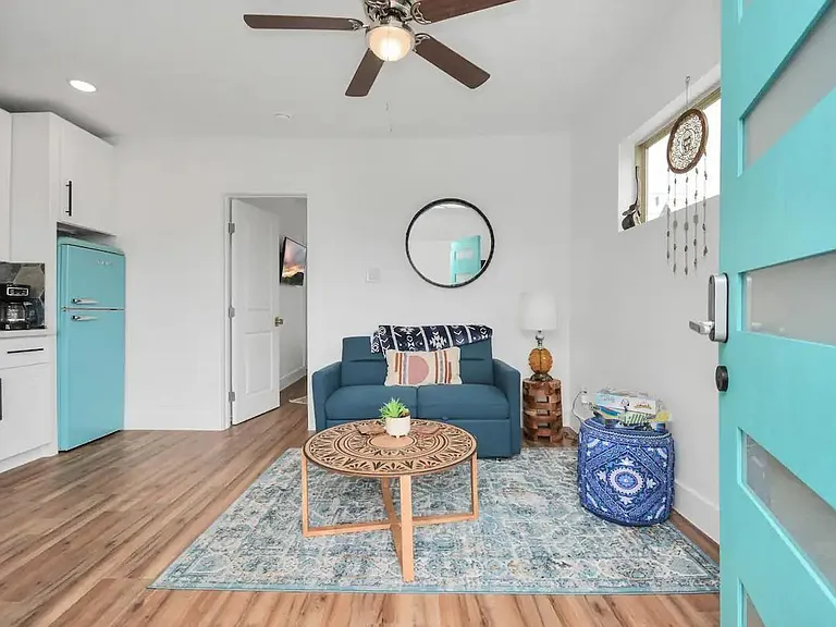 2825 Ball St #6 — Photo 1