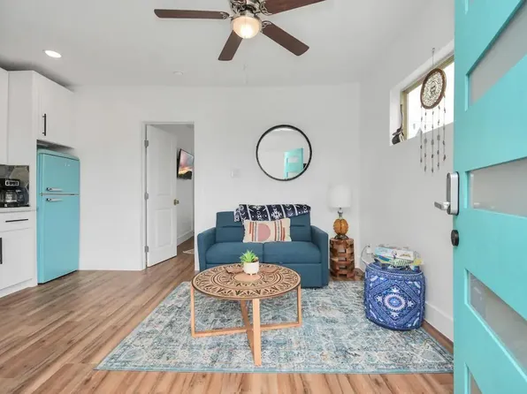 2825 Ball St #6, Galveston, TX 77550