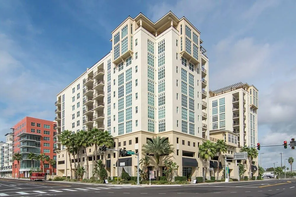 Building Photo - 1238 E Kennedy Blvd #801S