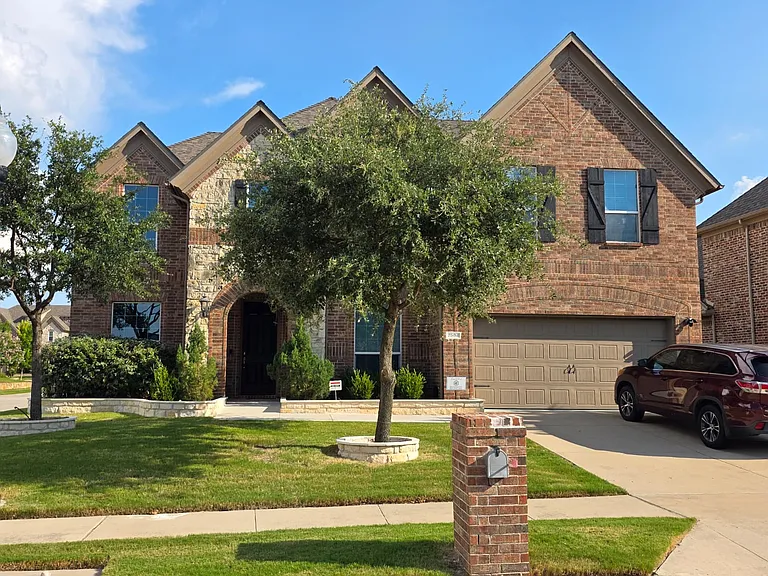 2504 Hammock Lake Dr — Photo 1