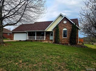 909 Daytona Dr, Lebanon, MO 65536