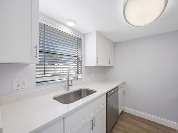 200 Westwood Ter N #146