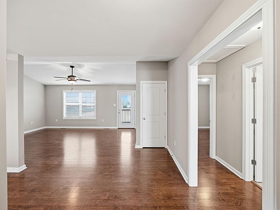 4th image of 4004 Loblolly Ln