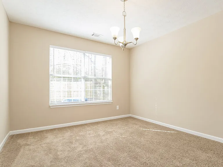 1240 Chris Lake Dr — Photo 3