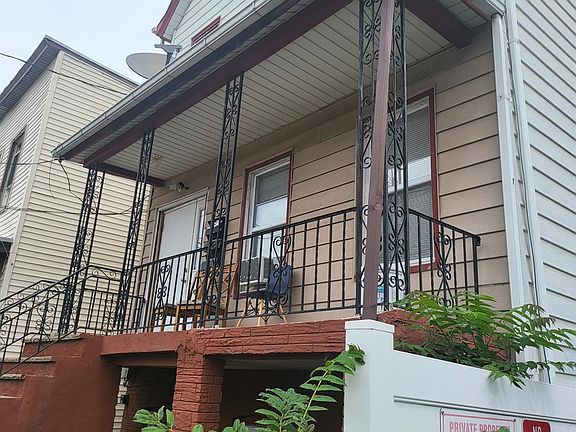 2nd image of 640 Elizabeth St