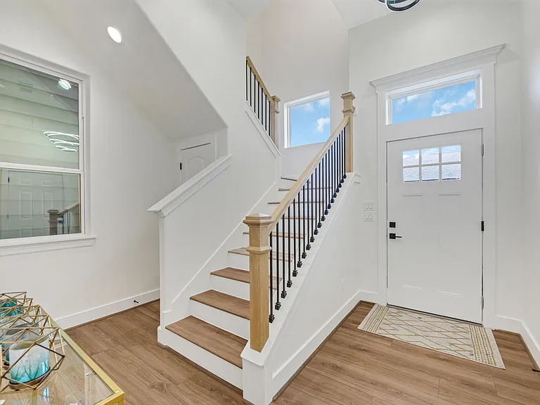 2116 Hadley St — Photo 8