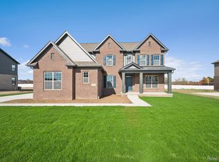 12111 Moore Ln, Washington Township, MI 48094