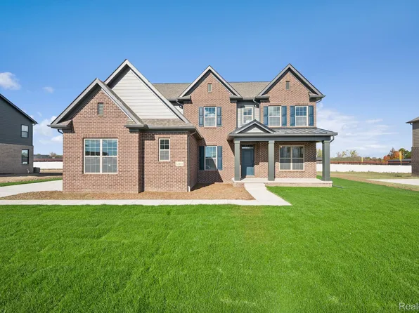 12111 Moore Ln, Washington, MI 48094