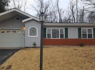 244 Ballwin Ave, Ballwin, MO 63021