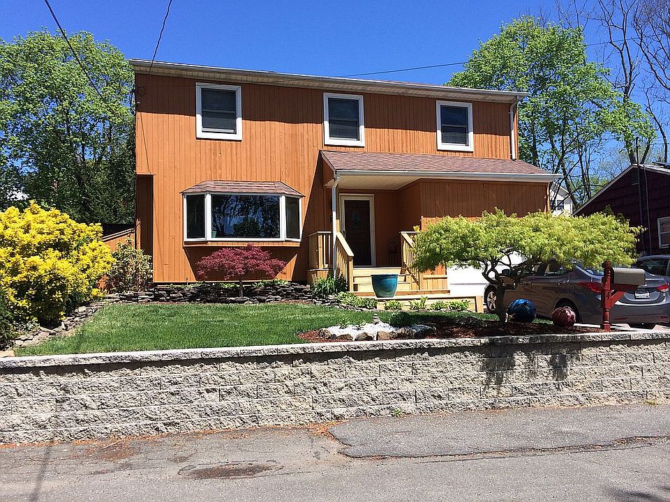 1st image of 4 Margaret Ln