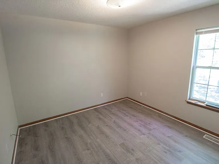 1316 Valley Creek Ln — Photo 18