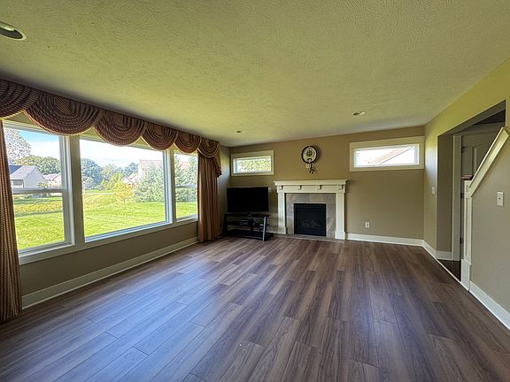 3rd image of 1555 Wellman Rd