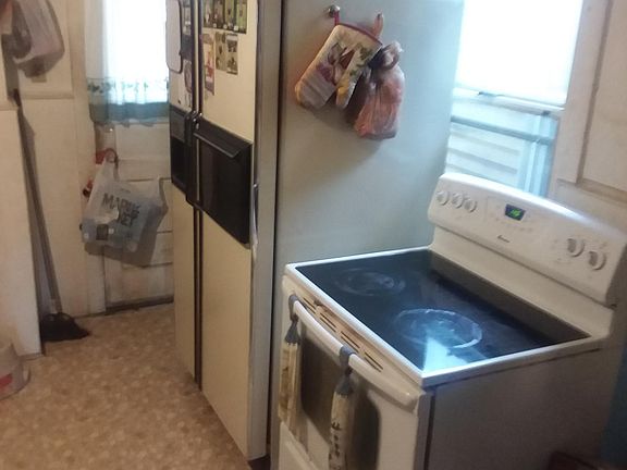 3rd image of 72 Green St
