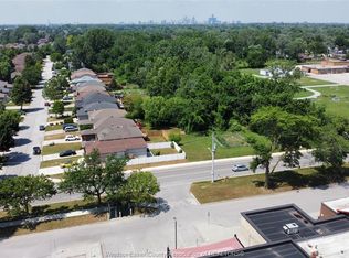 Betts Ave, Windsor, ON N9E1G4