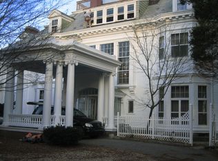 10 Mansion Rd, Wakefield, MA 01880