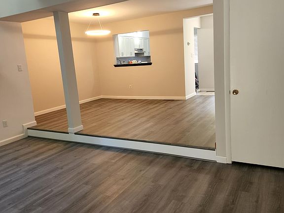 Dining room 16' x 12'
Living room with fireplace & walk out deck 19' x 14'