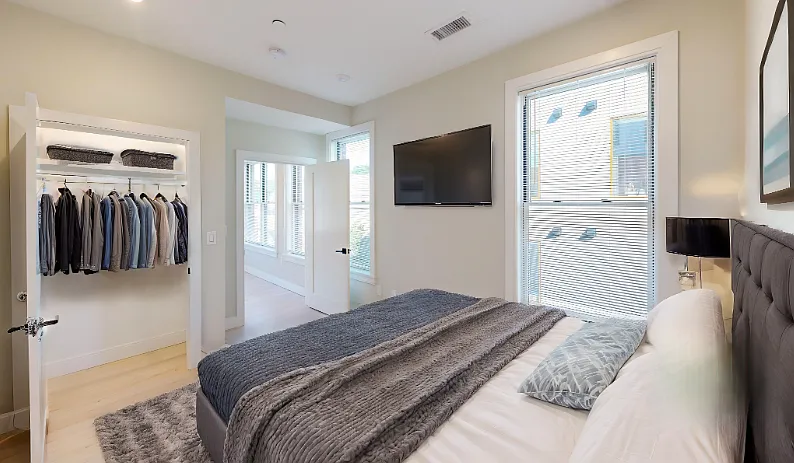 2 bed, 875 sqft, $3,625 — Photo 3