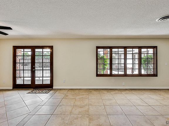 5th image of 4405 Christmas Tree Ln