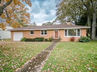 1828 Maryland Blvd, Norton Shores, MI 49441