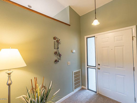2nd image of 4602 Palace Pl