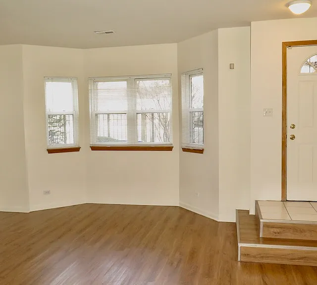 4354 S Drexel Blvd #A — Photo 3
