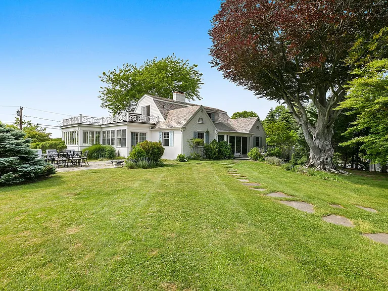 42 Peconic Ave — Photo 5