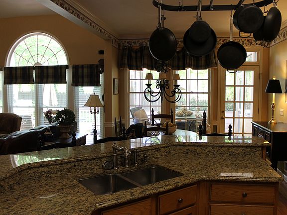 4th image of 507 Forest Gate Cir