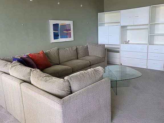 5th image of 965 Prospect St APT 511