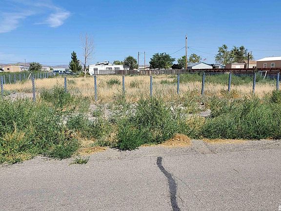 2nd image of 2760 Toiyabe St