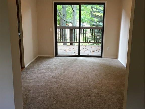 5th image of 23 Garrison Dr