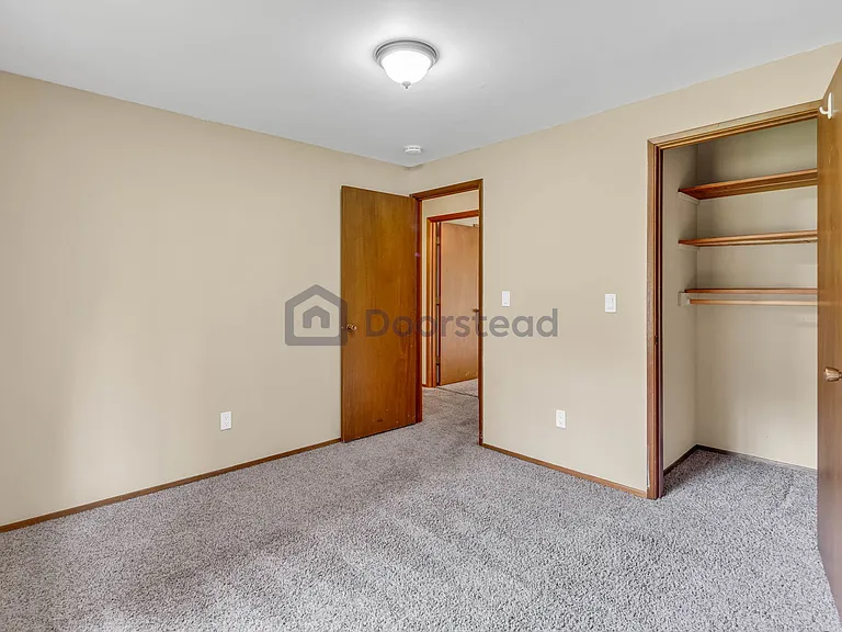 21805 SE 4th St — Photo 31