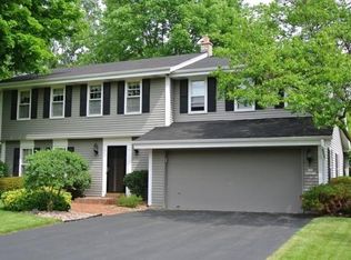 N24W22430 Elmwood Dr, Waukesha, WI 53186