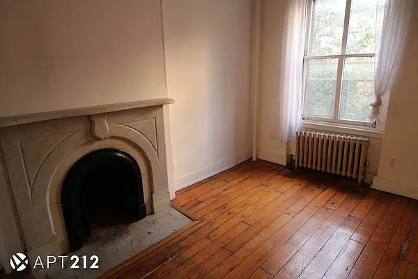 Rented by APT212 INC | media 16