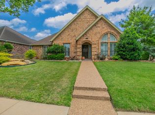1925 Glenbrook Ct, Bedford, TX 76021