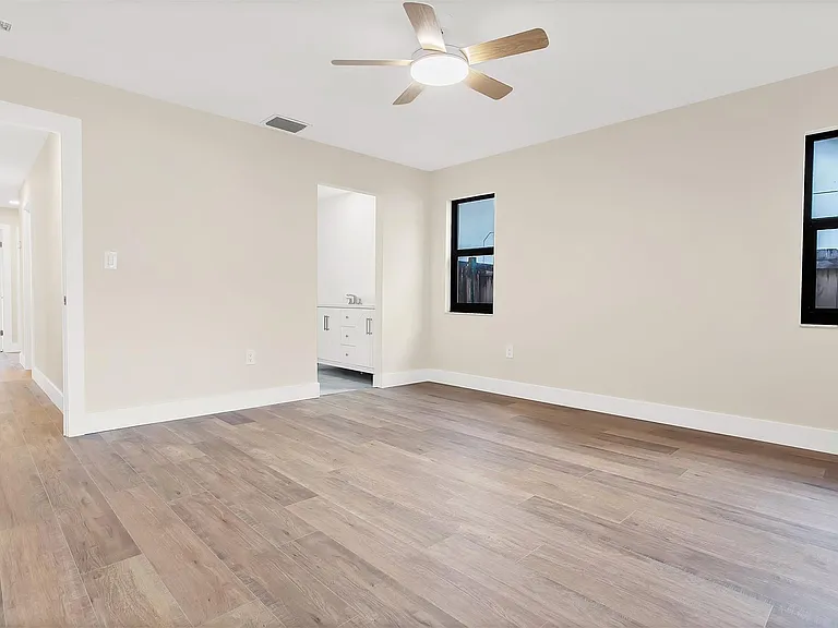 391 NW 58th Ave — Photo 34