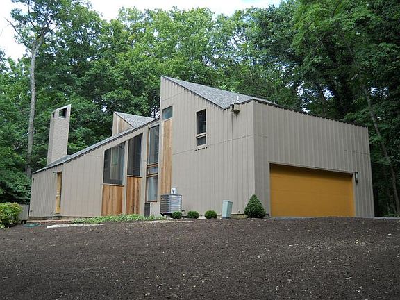 2nd image of 1489 Sugar Hill Ln